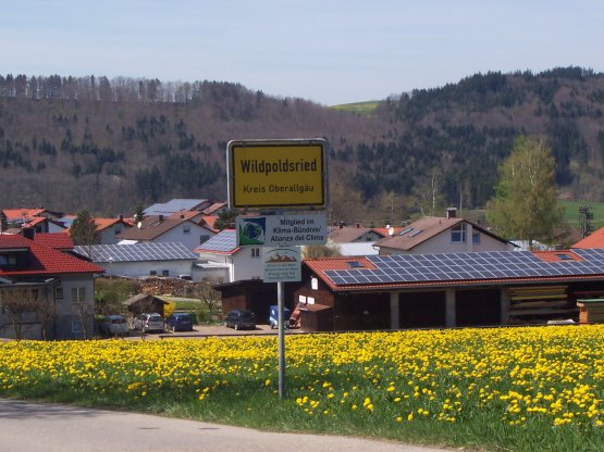 millirdos-nmet-falu